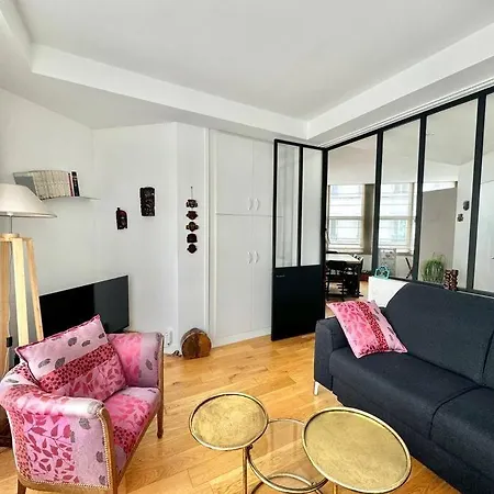 6 Personnes 11e Apartment Paris