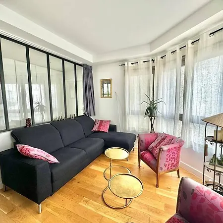 6 Personnes 11e * Paris